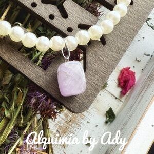 Alquimia Pearl and Lavender Necklace